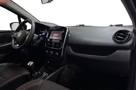 Renault Clio 15 of 30