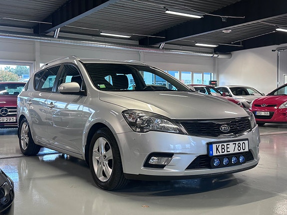Kia Ceed 2 of 9