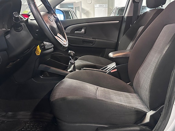 Kia Ceed 8 of 9