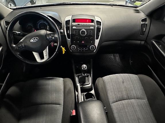 Kia Ceed 7 of 9