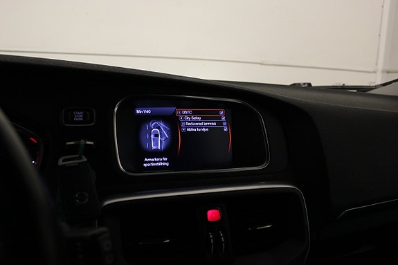 Volvo V40 16 of 17