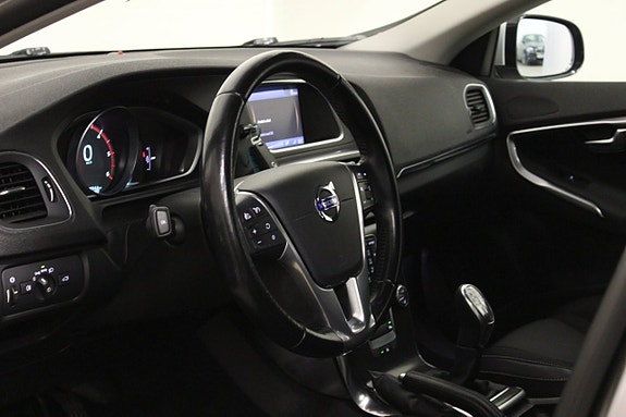 Volvo V40 9 of 17