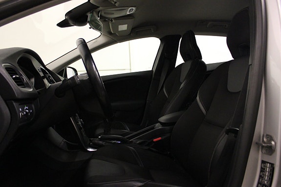 Volvo V40 10 of 17