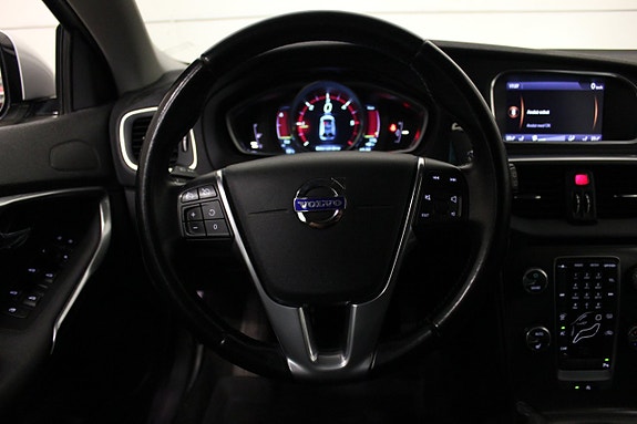 Volvo V40 13 of 17