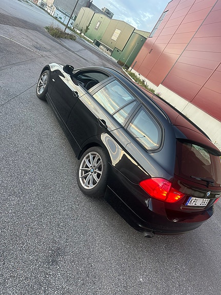 BMW 318d 4 of 9