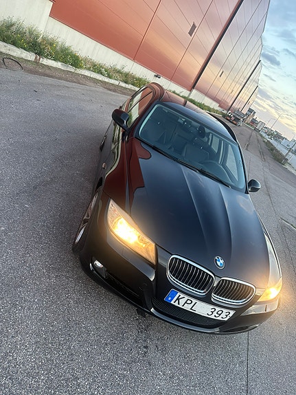 BMW 318d 2 of 9