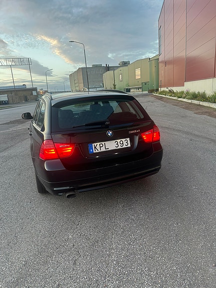 BMW 318d 3 of 9