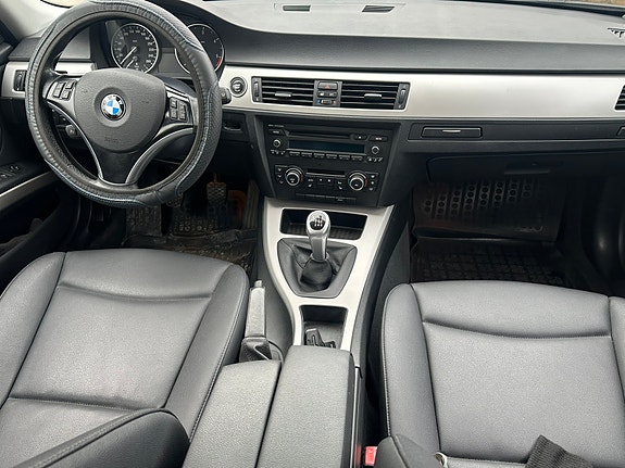 BMW 318d 8 of 9