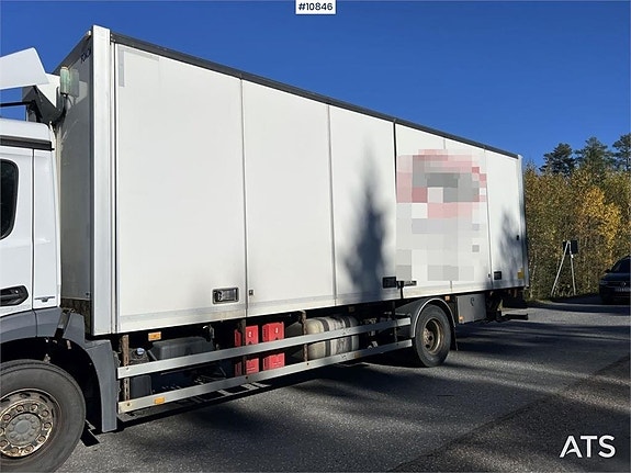 Mercedes-Benz Antos Skåpbil med bakgavellyft (220,000:- ex m 10 of 24