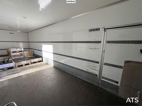 Mercedes-Benz Antos Skåpbil med bakgavellyft (220,000:- ex m 19 of 24