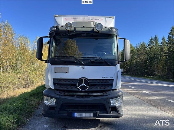 Mercedes-Benz Antos Skåpbil med bakgavellyft (220,000:- ex m 3 of 24