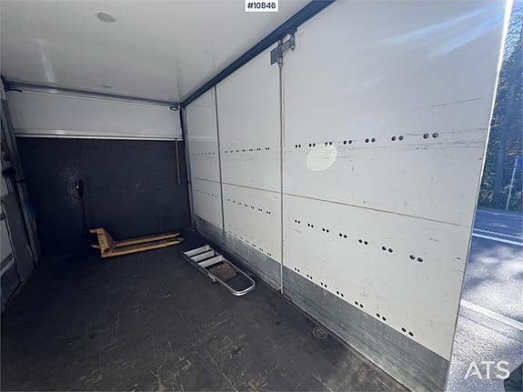 Mercedes-Benz Antos Skåpbil med bakgavellyft (220,000:- ex m 20 of 24