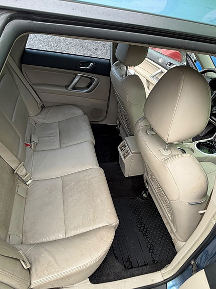 Subaru Legacy 2 of 11
