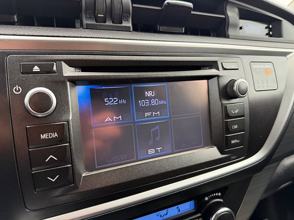 Toyota Auris 12 of 15