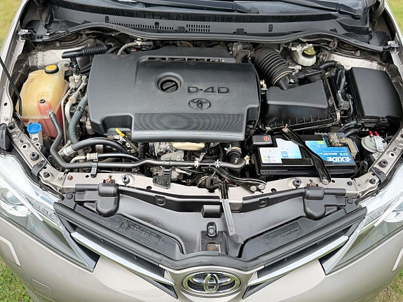 Toyota Auris 14 of 15