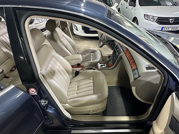 Audi A6 8 of 30