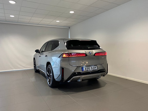 BMW iX3 17 of 18