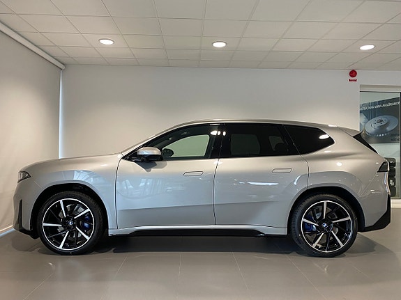 BMW iX3 2 of 18