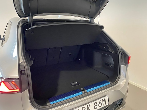 BMW iX3 15 of 18