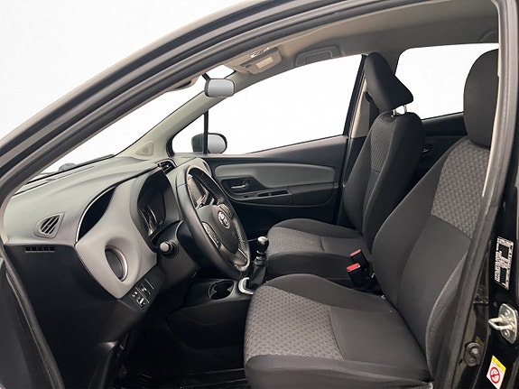 Toyota Yaris 11 of 26