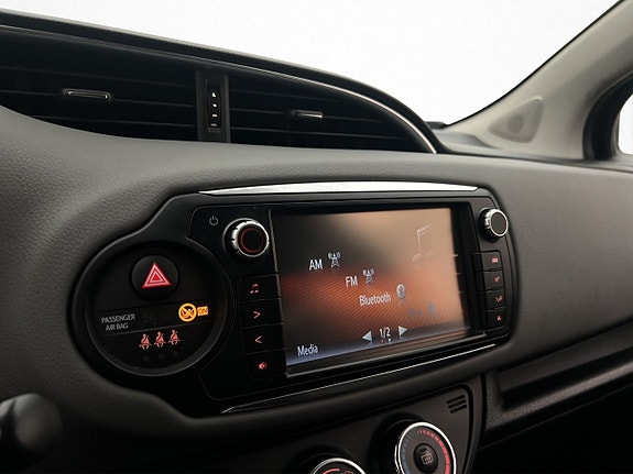 Toyota Yaris 19 of 26