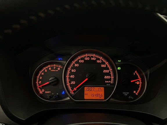 Toyota Yaris 16 of 26