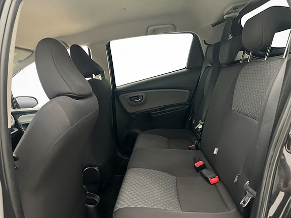 Toyota Yaris 15 of 26