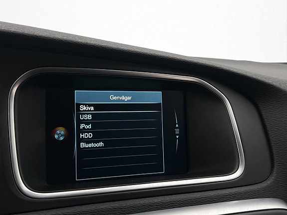 Volvo V40 22 of 26
