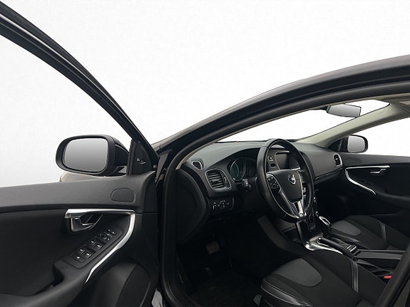 Volvo V40 8 of 26