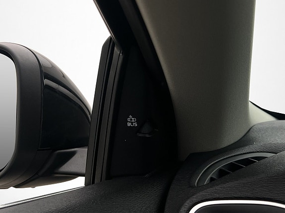 Volvo V40 16 of 26