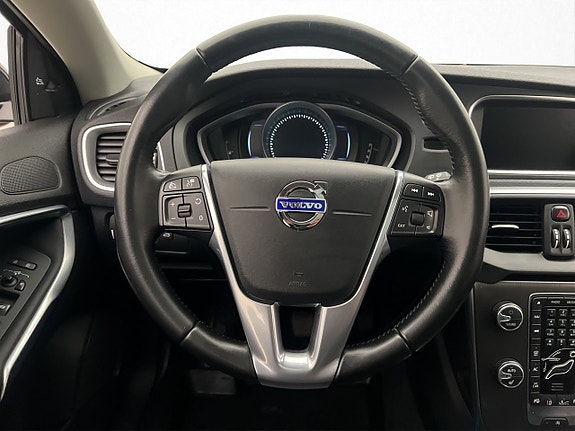 Volvo V40 11 of 26