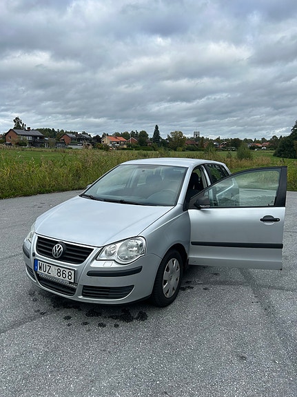 Volkswagen Polo 2 of 15