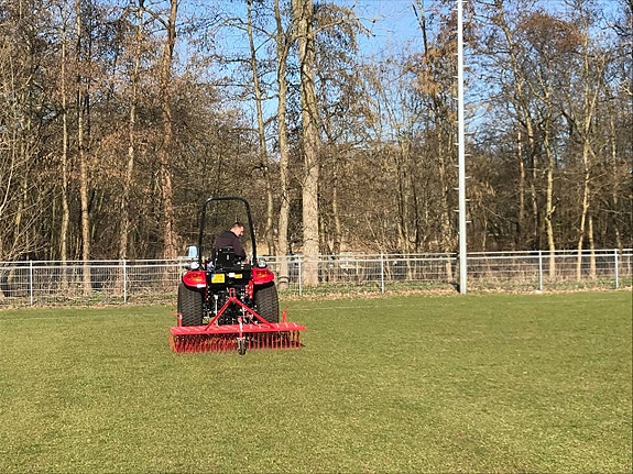 Spin-Rake 300 – ogräs, mossa & gräsrenovering 3 m 3 of 4