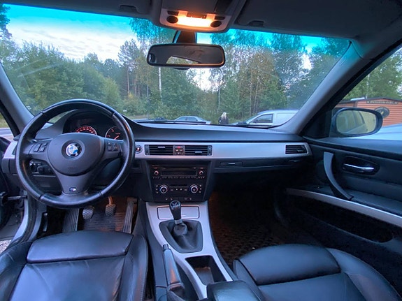 BMW 320d 5 of 7