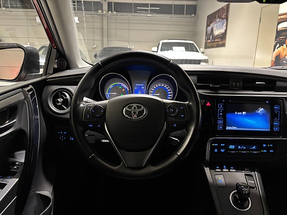 Toyota Auris 9 of 17