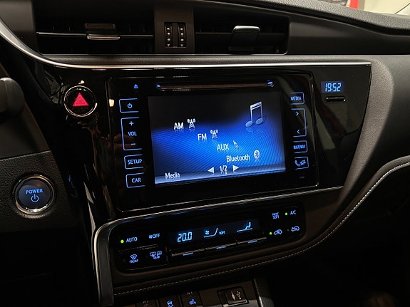 Toyota Auris 11 of 17