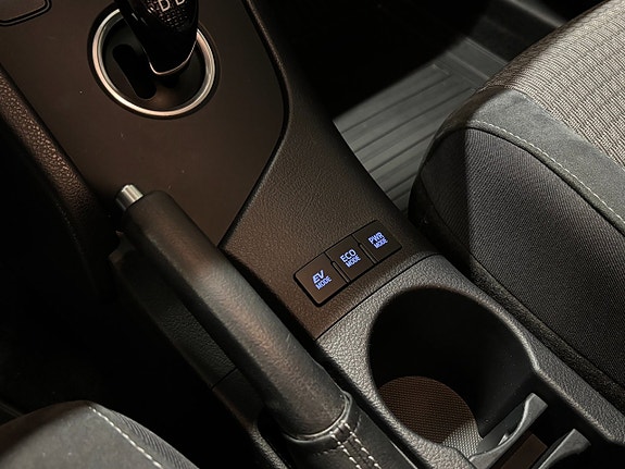 Toyota Auris 6 of 17
