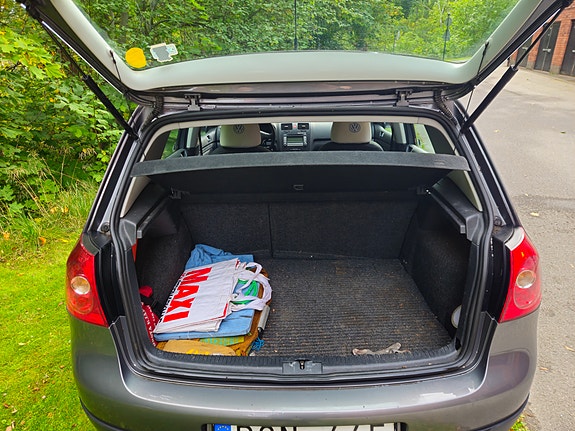 Volkswagen Golf V 8 of 11