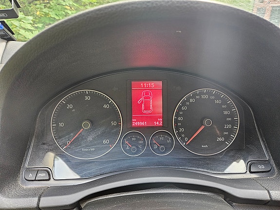 Volkswagen Golf V 9 of 11