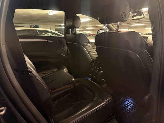 Audi Q7 9 of 21