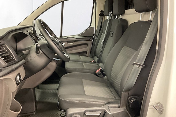 Ford Transit Custom 8 of 12