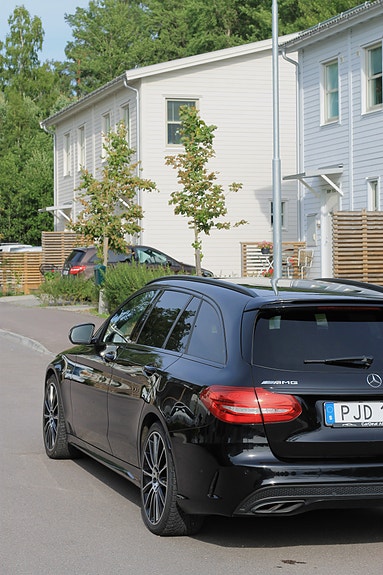 Mercedes-Benz C43 3 of 11