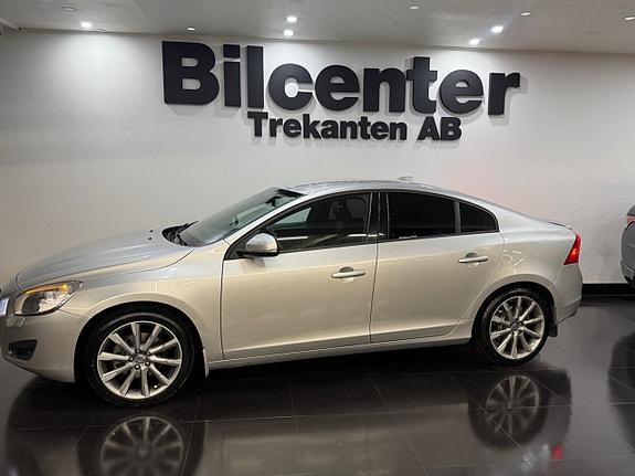 Volvo S60 3 of 11