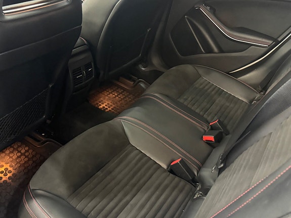 Mercedes-Benz A180 6 of 8