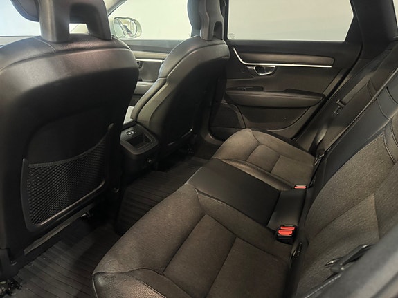 Volvo V90 Cross Country 8 of 12