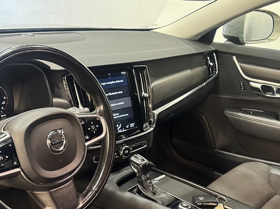 Volvo V90 Cross Country 9 of 12