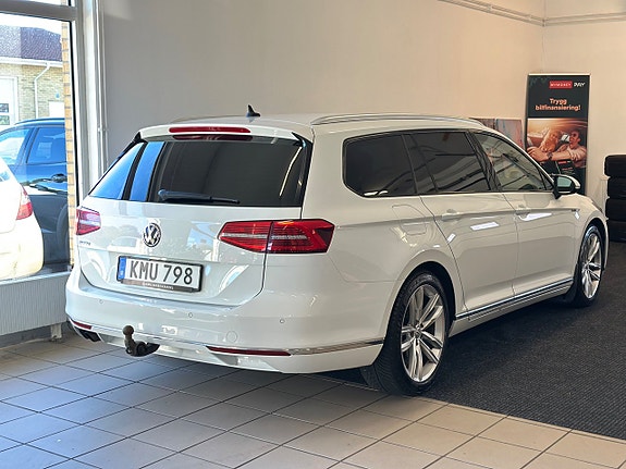 Volkswagen Passat 5 of 24