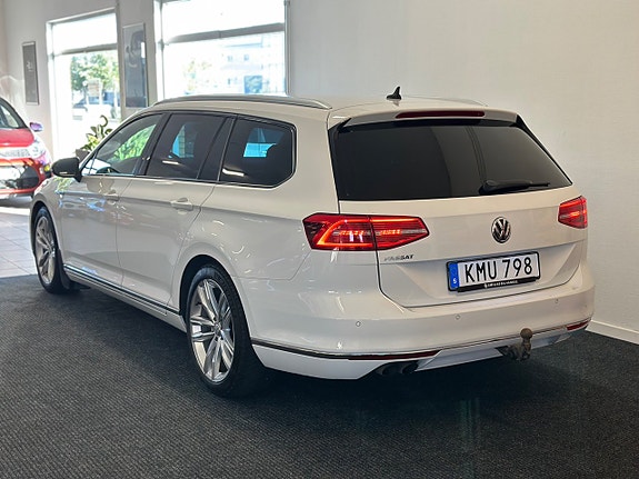 Volkswagen Passat 8 of 24