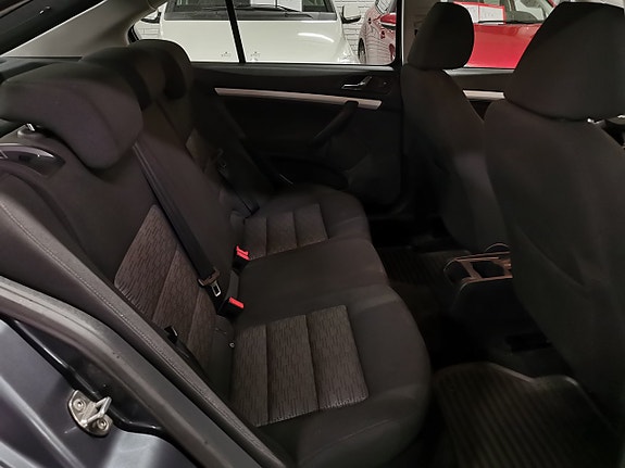 Skoda Octavia 11 of 18