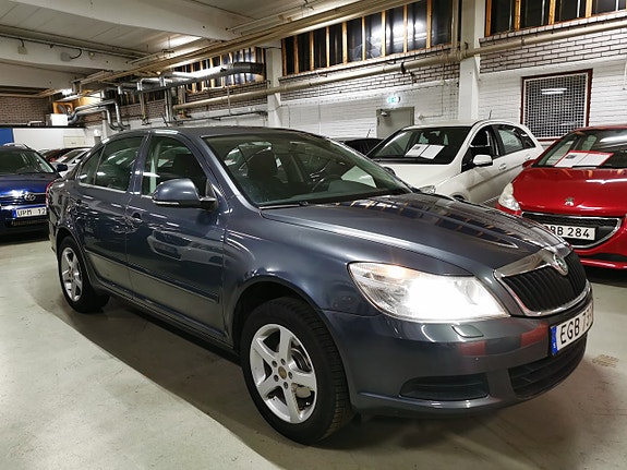 Skoda Octavia 2 of 18